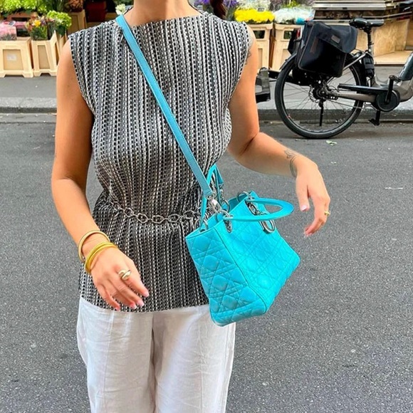 Lady Dior｜Medium Bag in Blue - Picture 11 of 12